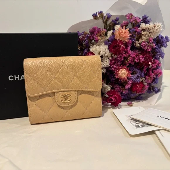 Chanel wallet with Tag and box and dust bag. - Picture 2 of 5